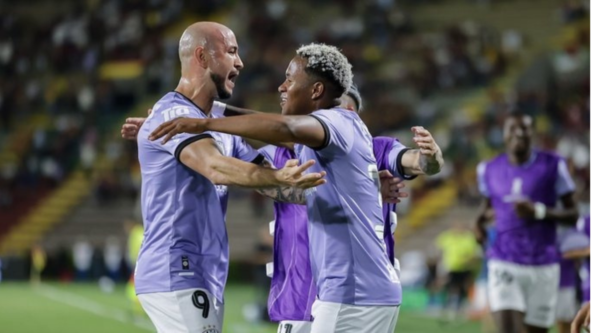 Independiente del Valle celebra su victoria ante Deportes Tolima por la Copa Libertadores.
