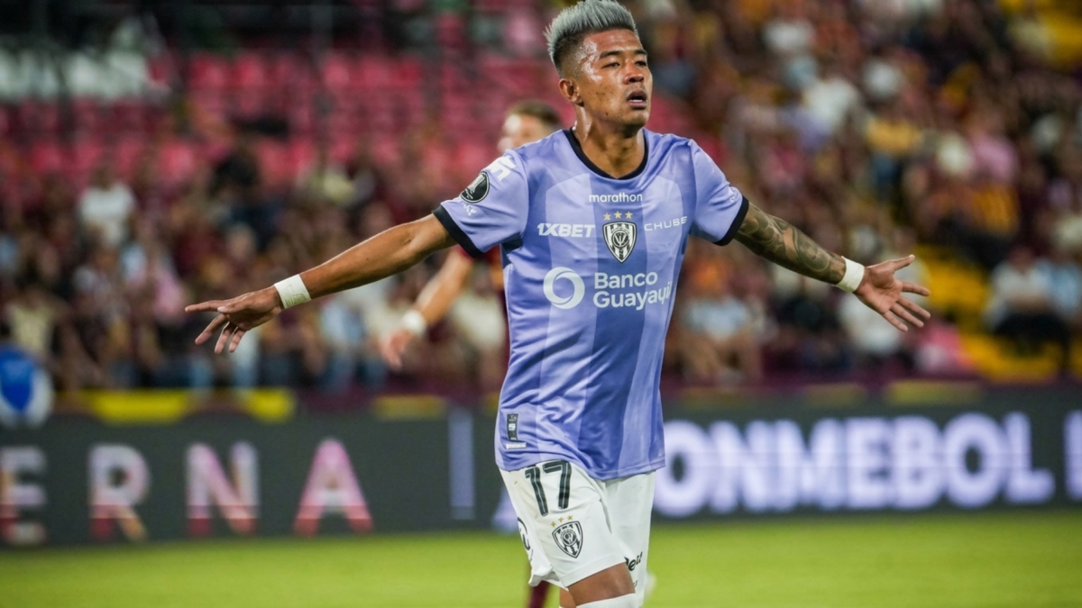Independiente del Valle festeja su triunfo ante Deportes Tolima por la Copa Libertadores.