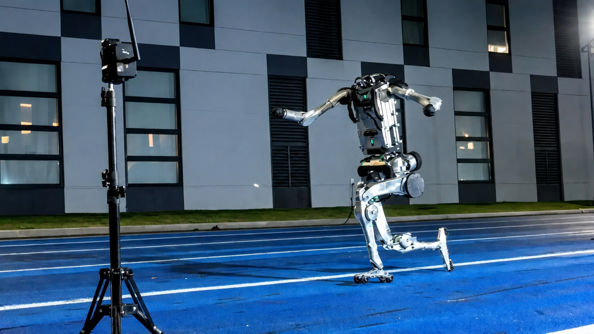 Unitree presentó un prototipo de robot humanoide al que atribuye una velocidad máxima de 12,66 metros por segundo, superior al pico de velocidad registrado por Usain Bolt.