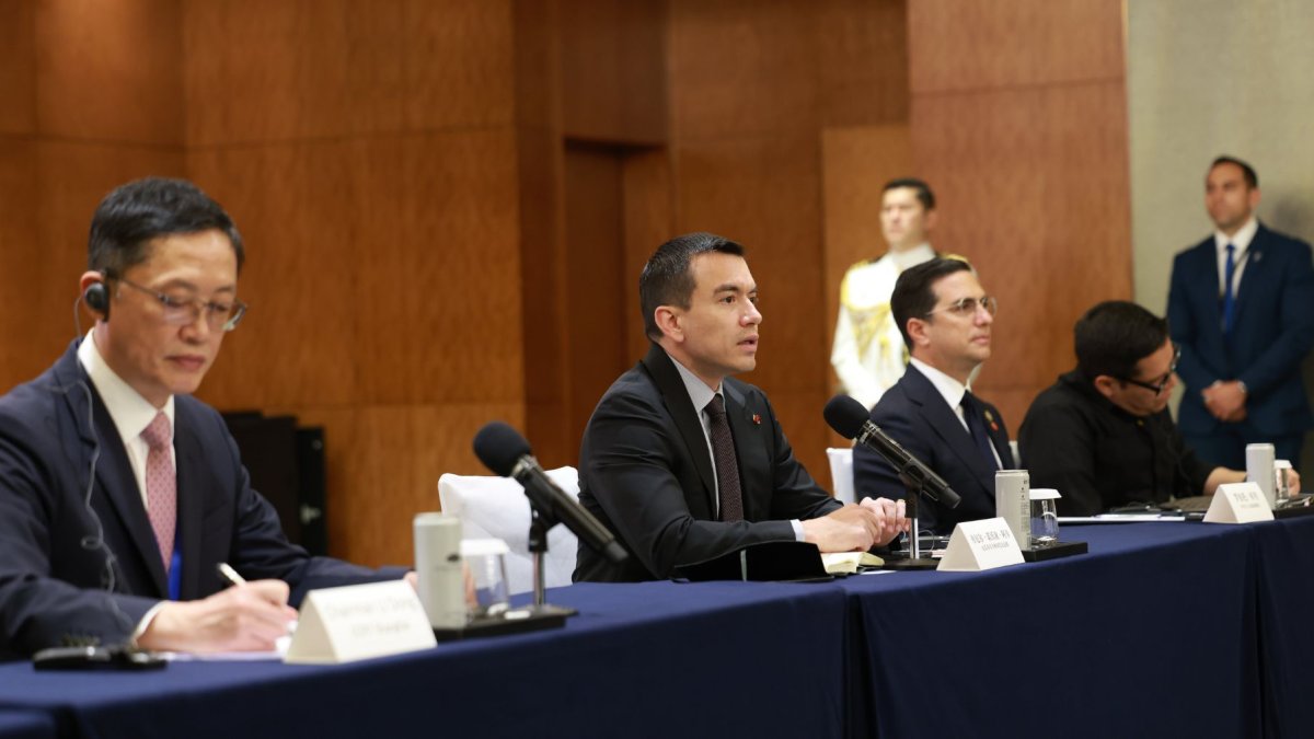 Daniel Noboa promovió exportaciones agropecuarias en Shanghái el 20 de agosto.