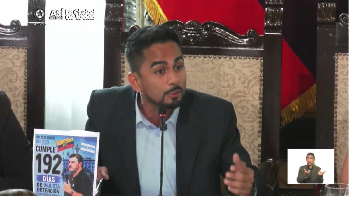 El concejal Fabián Espín durante su intervención.