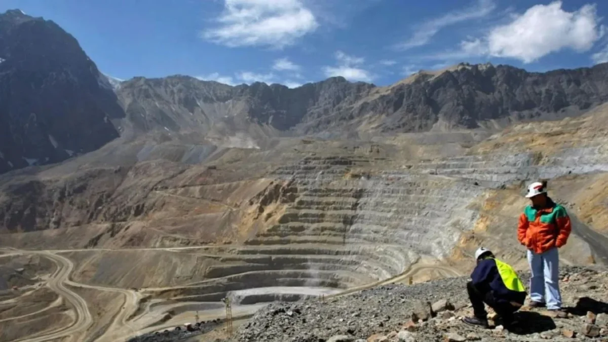 El desempeño ocurre en medio de desafíos como la paralización del catastro minero, la minería ilegal y la menor atracción de nuevas inversiones.