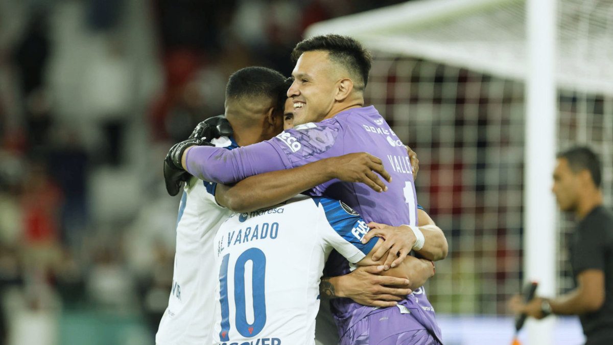 Gonzalo Valle (d.) fue la figura de la clasificación de Liga de Quito en Libertadores.