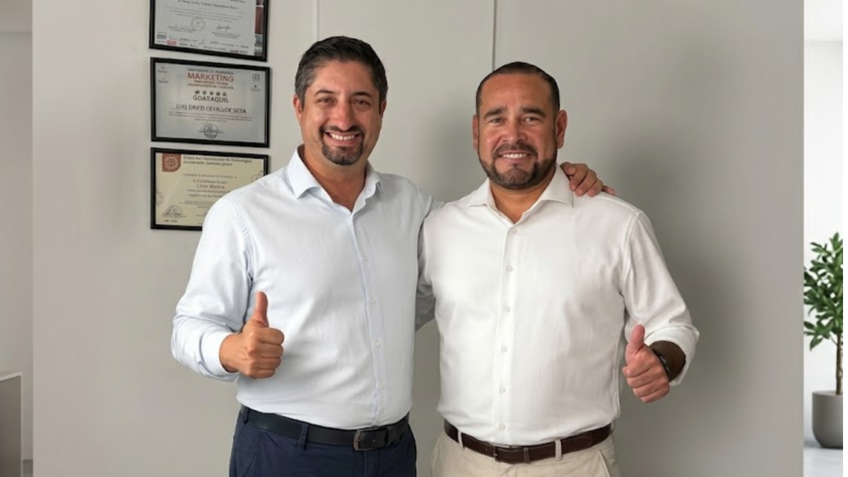 Javier Orti y Héctor Párraga, presidente de Avanza y candidato a la alcaldía de Portoviejo.