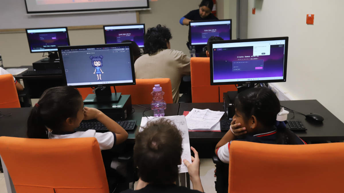 Niñas y niños crearon sus propios videojuegos luego de recibir una clase en la Espol.