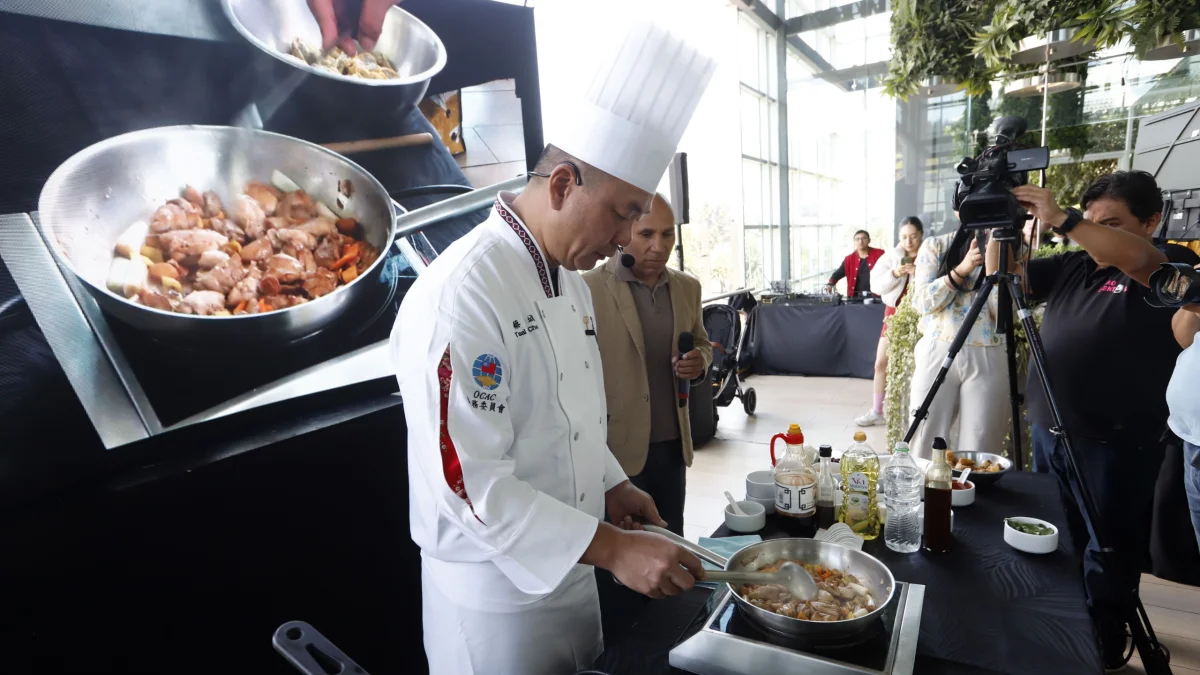 El chef Tsai Kun-Chen fue el encargado de la preparación de dos platos.