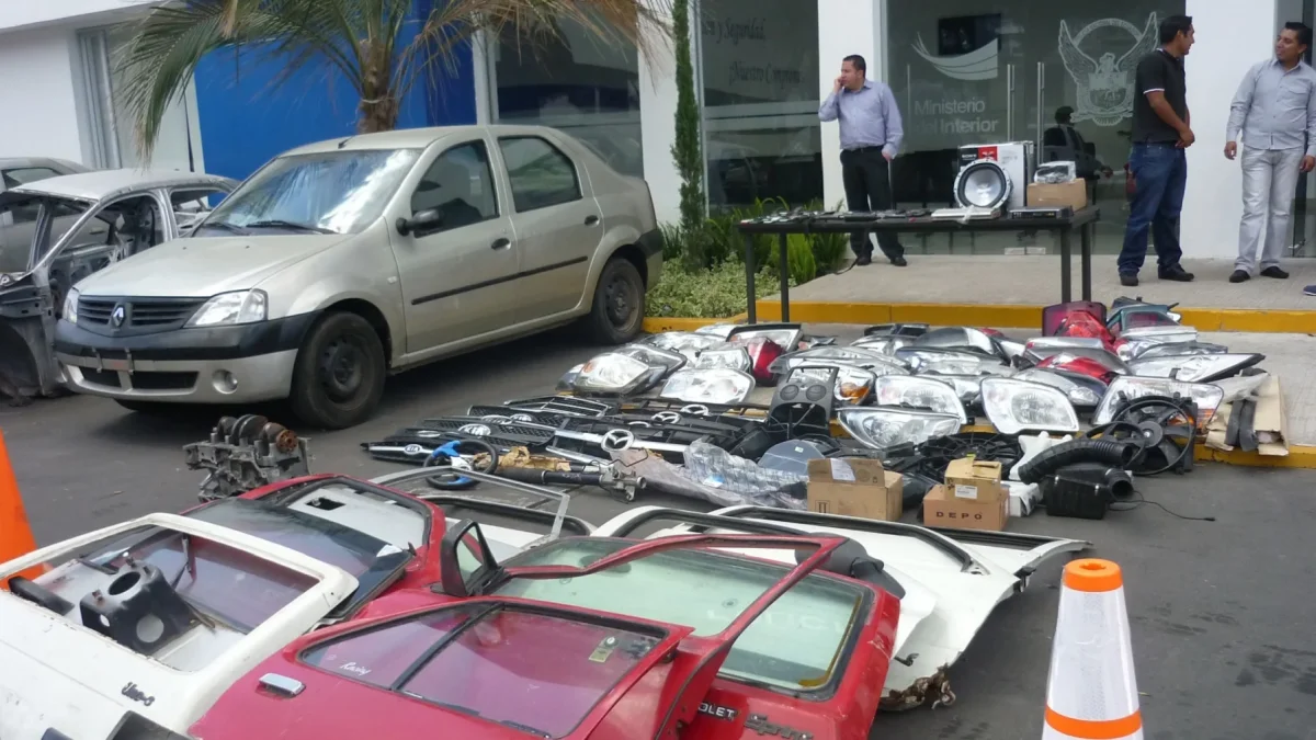 Redes transnacionales financian economías ilícitas como el tráfico de autopartes.