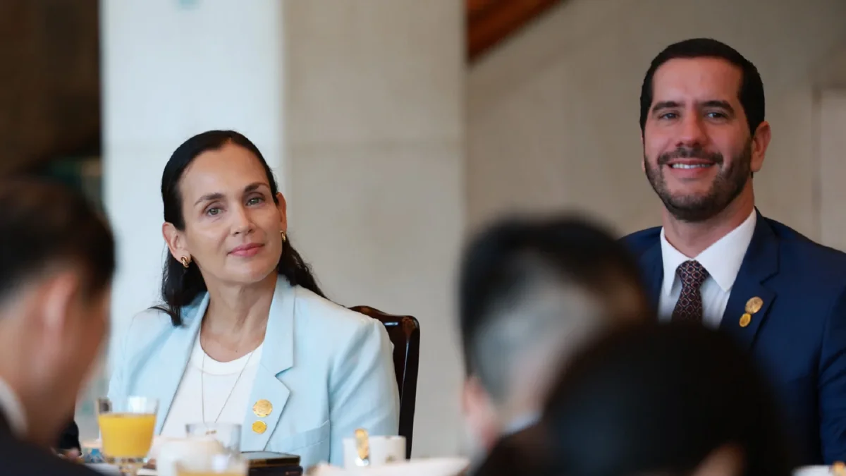 Rol. Inés Manzano mantuvo en su equipo a José Manuel de Oliveira, el jurídico puesto por Roberto Luque.