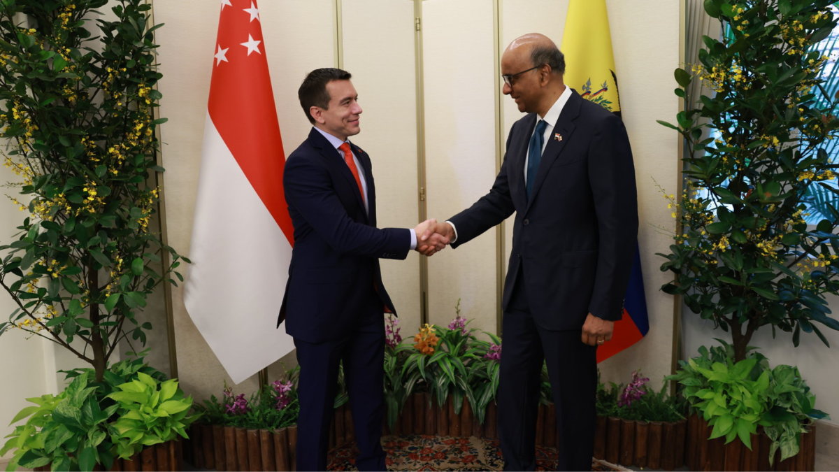 Daniel Noboa se reunió con el presidente de Singapur, Tharman Shanmugaratnam, durante su visita oficial.
