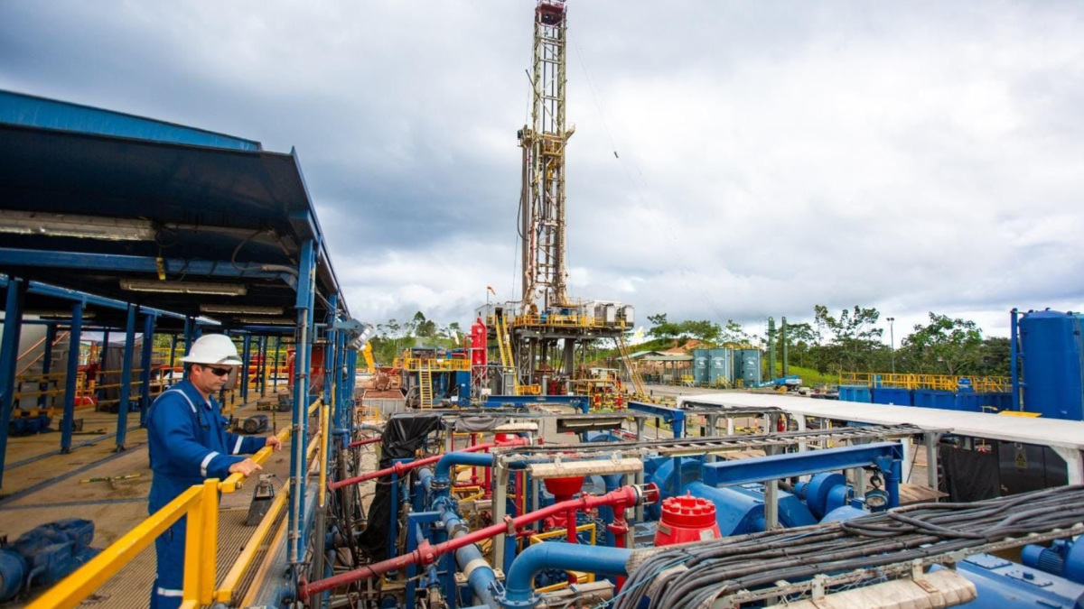 Hoy el precio internacional del petróleo bajó.
