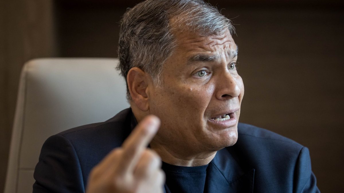 Tras conocerse la tragedia, el expresidente Correa escribió que Sensi-Contugi era el “cerebro perverso” detrás del Gobierno, que operaba la “granja de troles” y que “ojalá pueda descansar en paz”.
