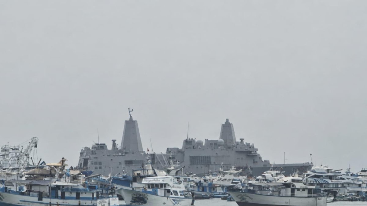 El USS San Antonio se acoderó en el puerto de Manta desde la madrugada del lunes 24 de agosto