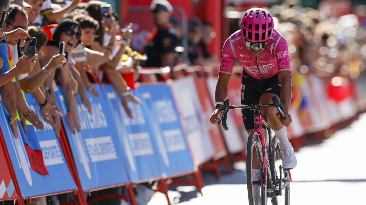 El ciclista ecuatoriano del EF, Richard Carapaz, llegó a meta en la cuarta etapa de La Vuelta a España, en la primera jornada clave con la montaña en Andorra.