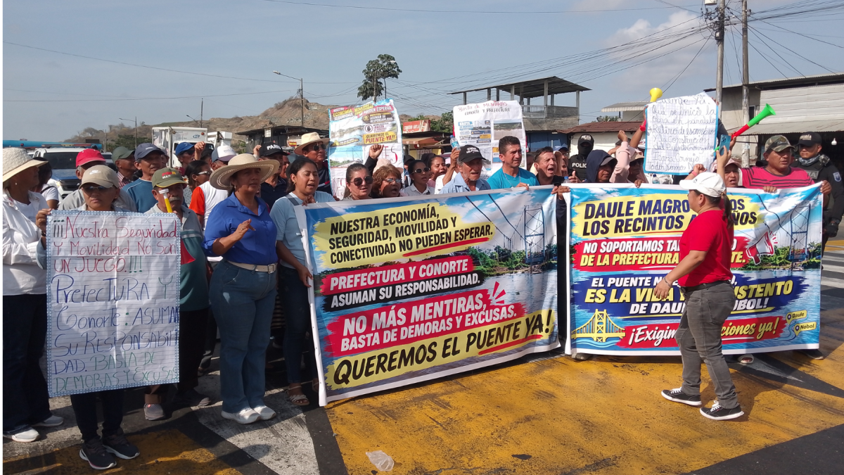 Los manifestantes estuvieron durante unas tres horas en la vía Daule-Nobol.