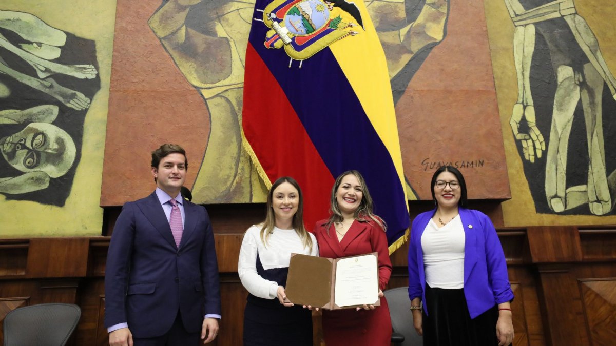 Asamblea designa a Katherine Pacheco (ADN) como cuarta vocal del CAL.