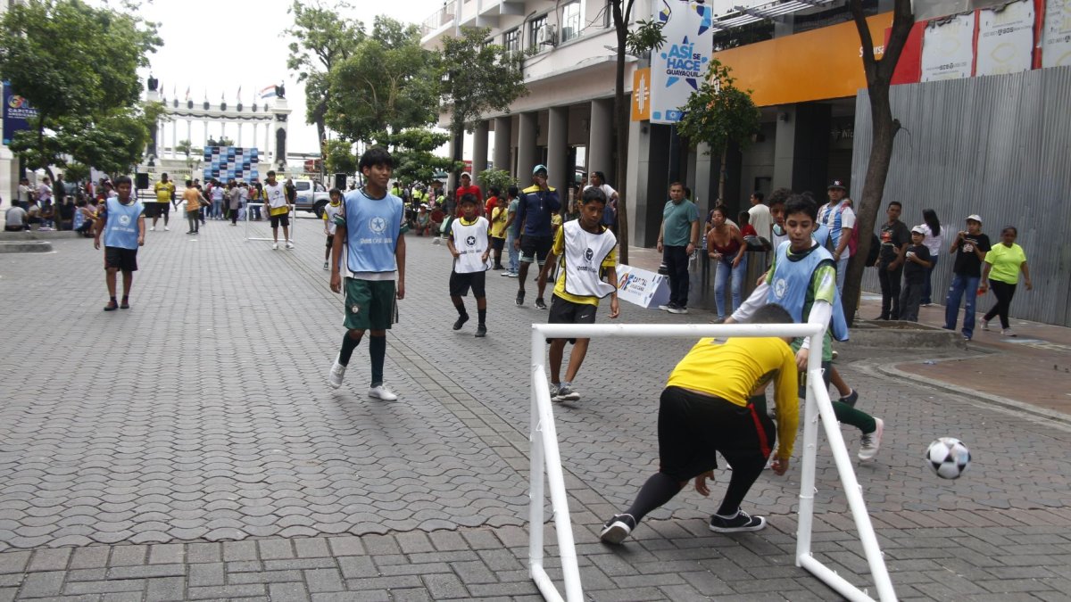 En cada cierre vial mal pensado, se le quita el parqueo al cliente fijo de un domingo, reemplazándolo por un público flotante que no consume igual en los locales de la zona.