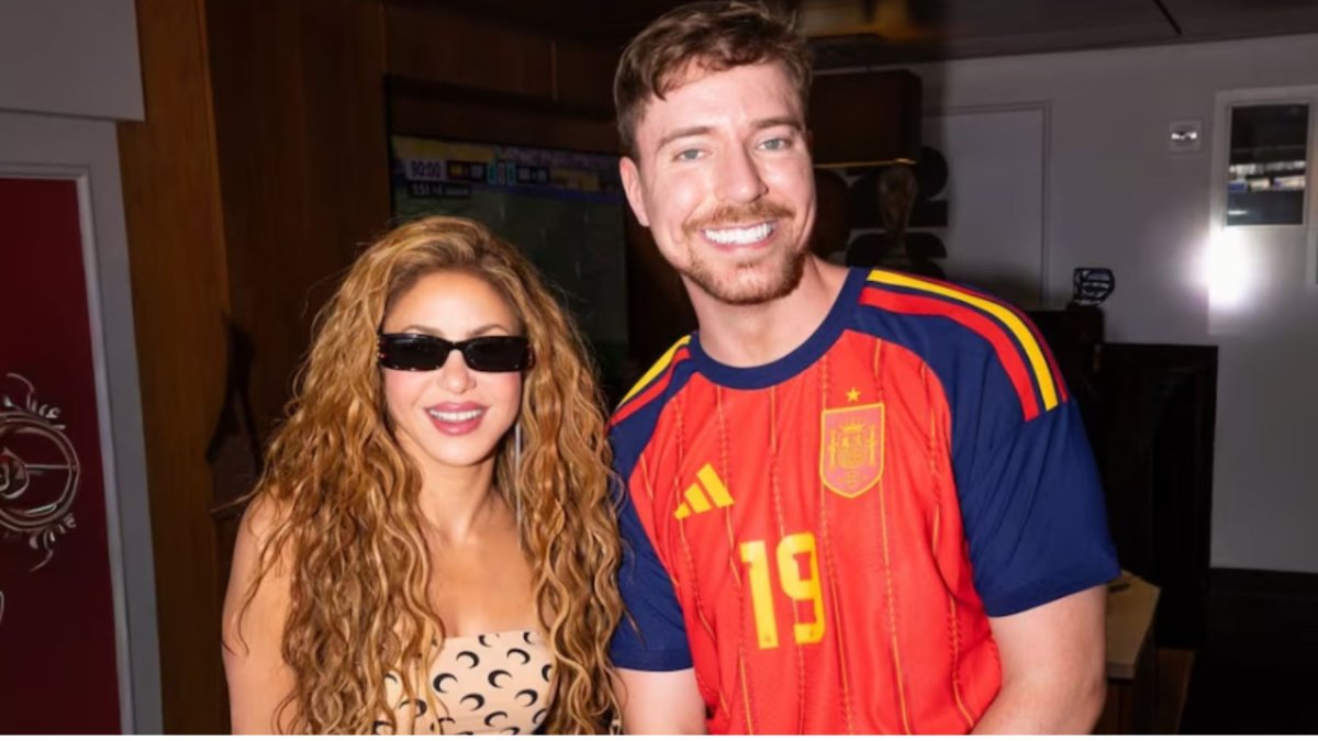 Shakira y MrBeast en el partido final del mundial pasado.