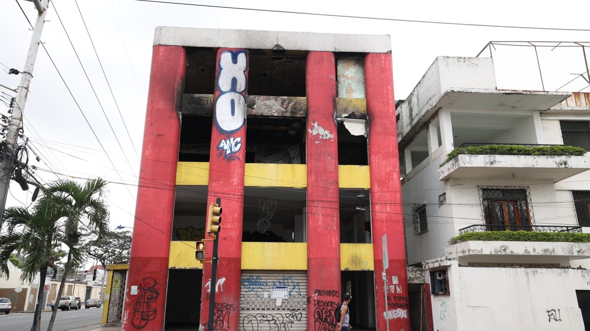 Un inmueble ubicado en las calles José Mascote y Piedrahíta ha sido desmantelado de forma progresiva por delincuentes.