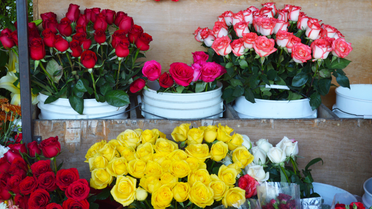 Imagen referencial. Puesto de flores.