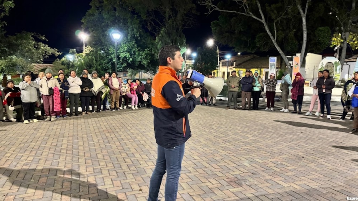 En el simulacro contra sismos, desarrollado en 2025, en Lloa.