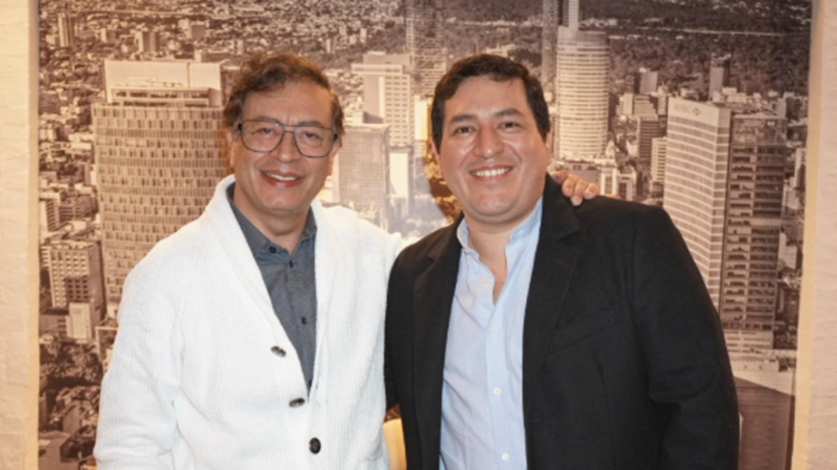 Gustavo Petro y Andrés Aráuz se reunieron en Ciudad de México.