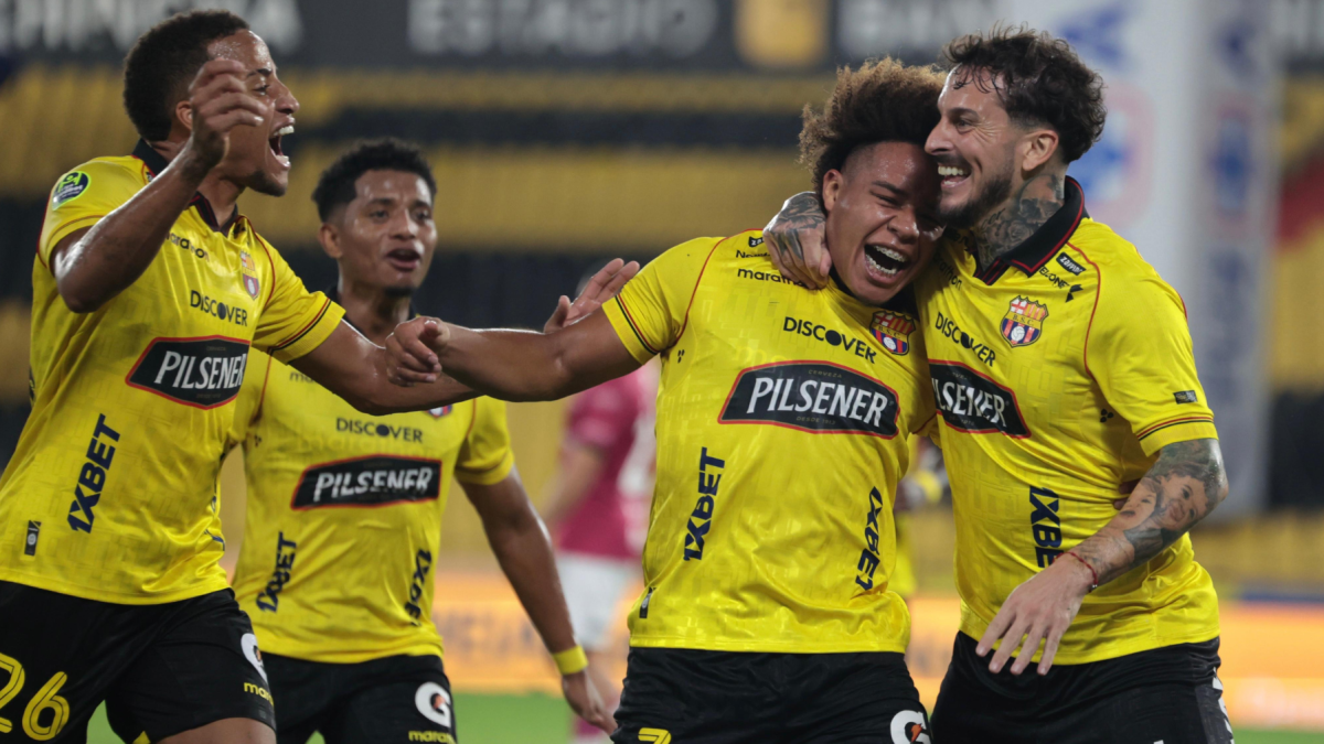 Darío Benedetto marcó el gol de la victoria de Barcelona SC ante Independiente del Valle al minuto 90+11.