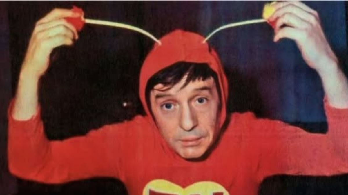Roberto Gómez Bolaños interpretó al Chapulín Colorado.