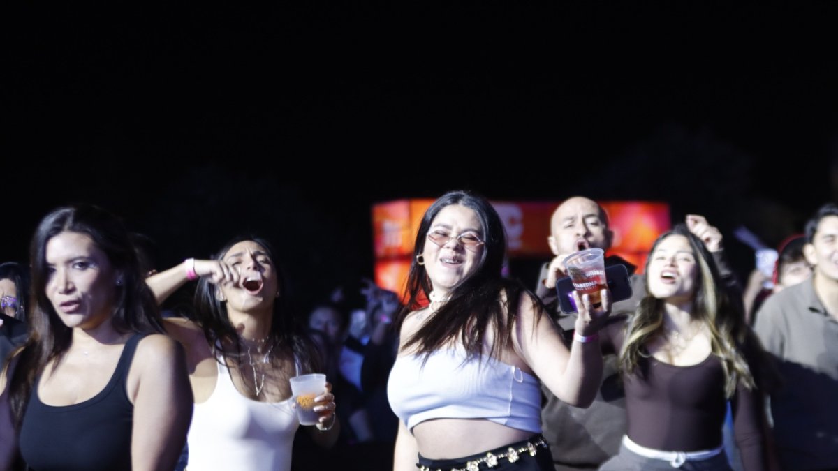 Asistentes disfrutaron del FTC Live al Parque en el Bicentenario, evento que reunió a 20.000 personas y generó importante movimiento económico.