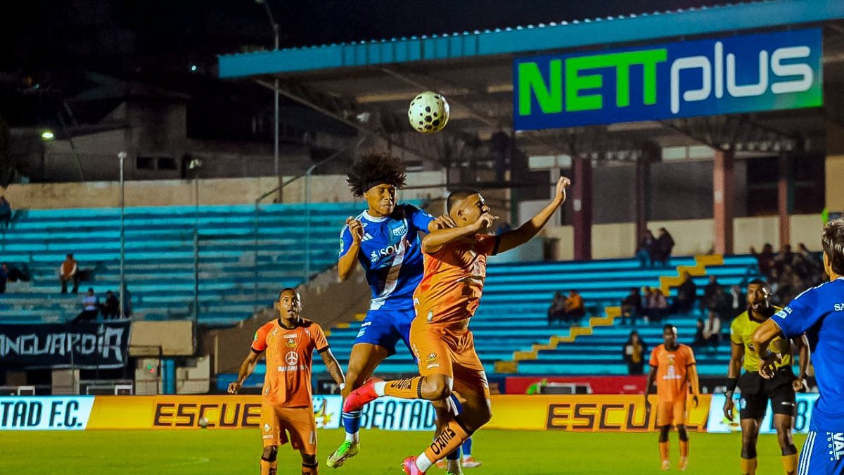 Emelec igualó 1-1 en el estadio Reina del Cisne ante Libertad, en la fecha 28 de la LigaPro.