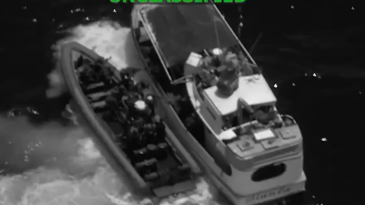 Captura de video publicado por el Comando Sur de los Estados Unidos sobre el ataque a la embarcación.