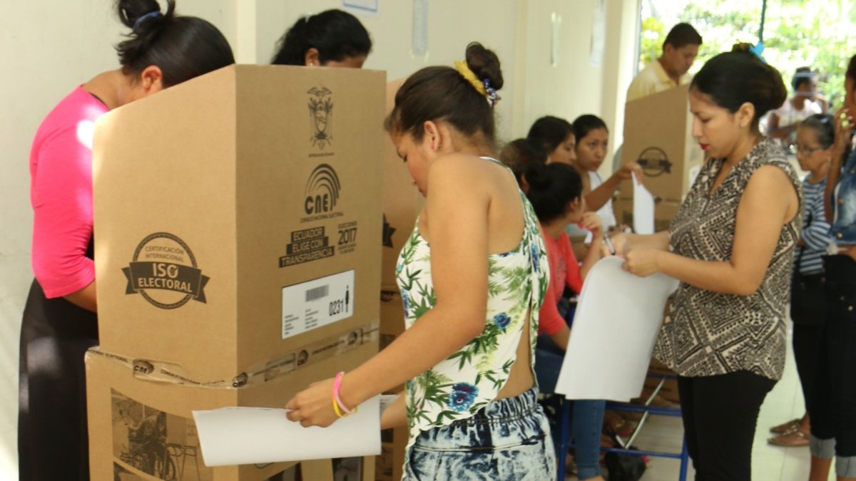 No sabemos votar porque no pensamos; y es que no enseñamos a los alumnos a pensar para que sean capaces de acertar, analizar, contrastar y discriminar, separando lo bueno de lo malo.