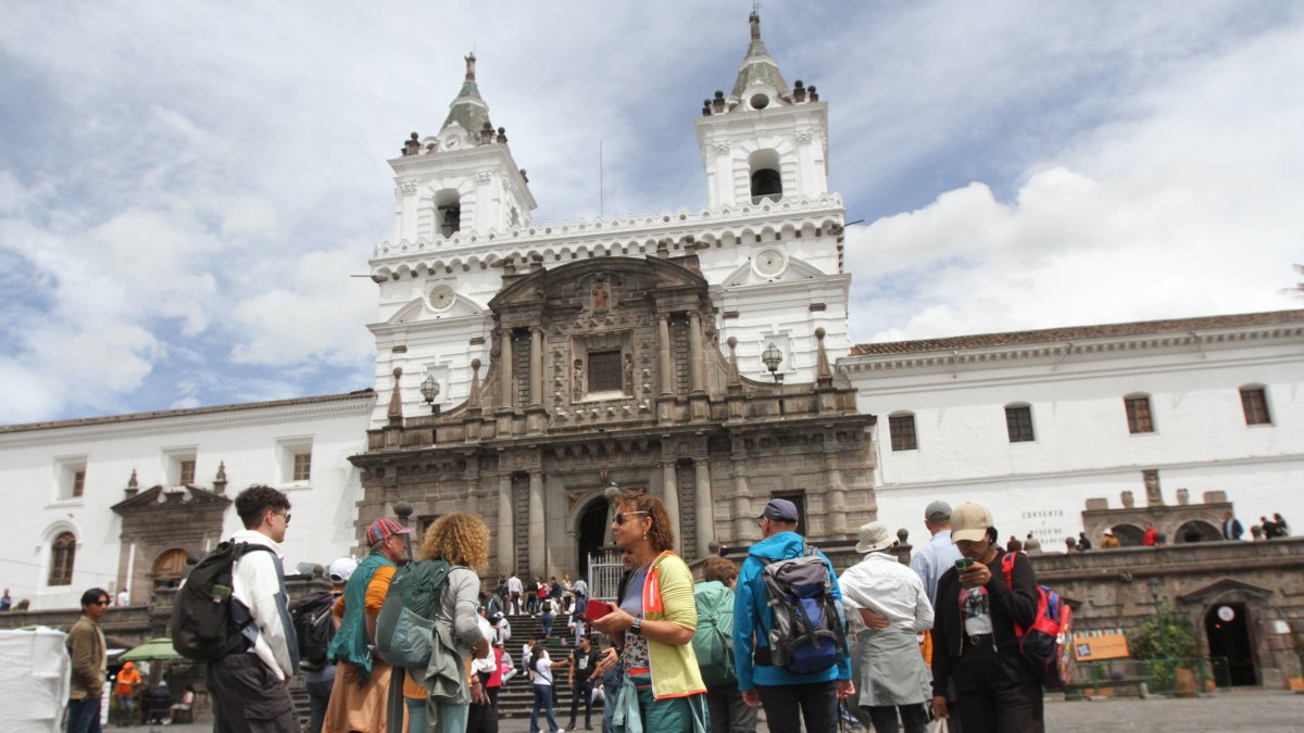 El recorrido turístico atravesará la calle Venezuela para conectar Santa Prisca con la Plaza del Teatro y acercar visitantes al patrimonio quiteño.
