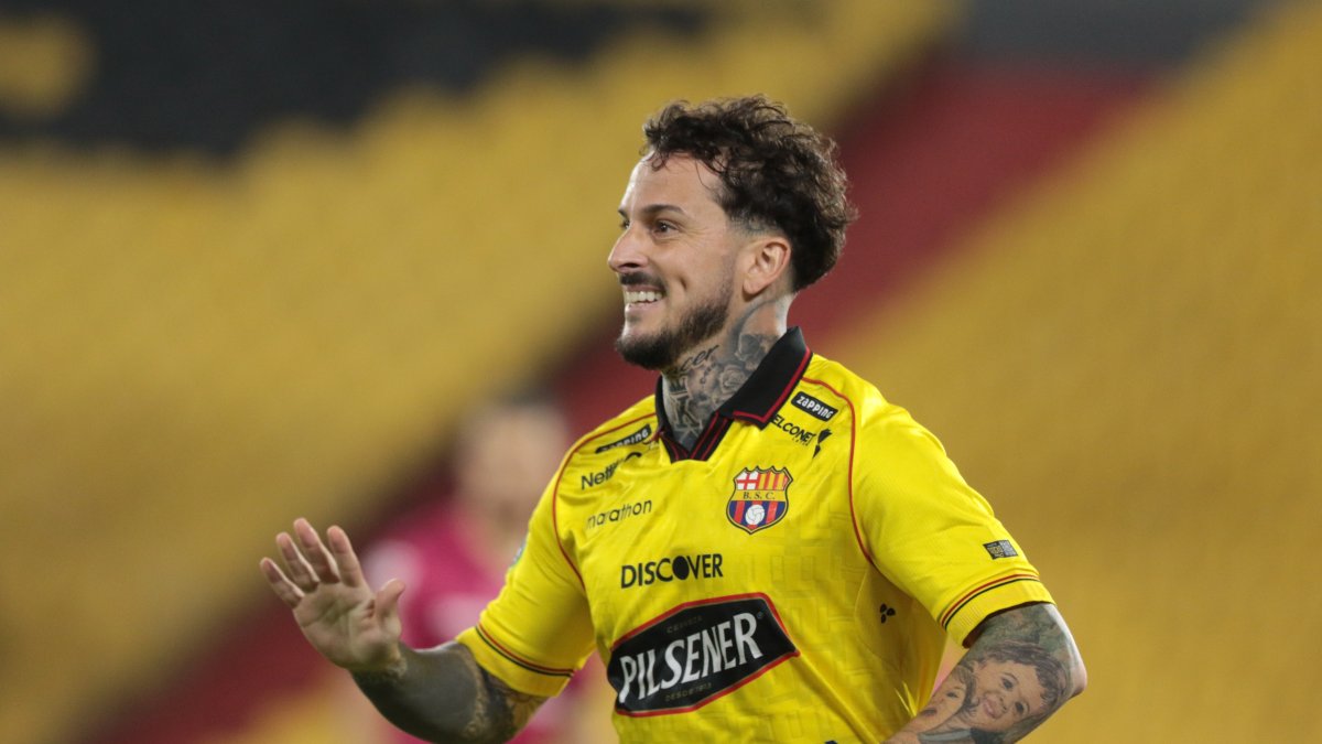 Darío Benedetto anotó el gol del triunfo de Barcelona SC ante Independiente del Valle.