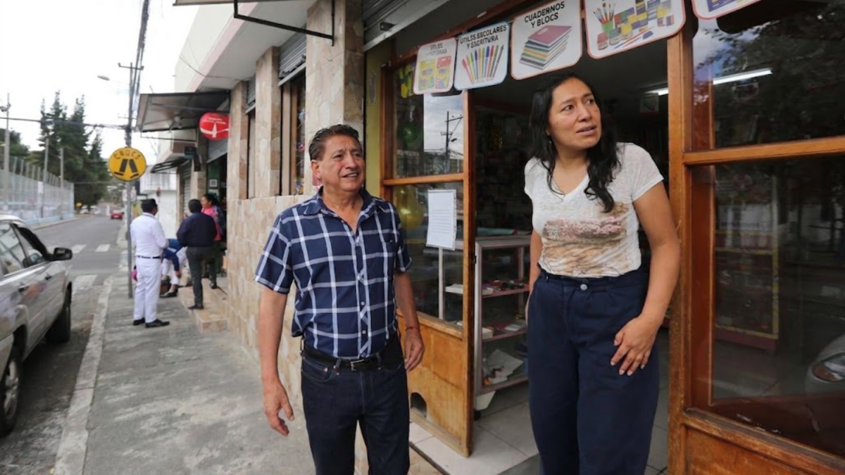 Fernando Adame y Maribel Sandoval, vecinos de la Atahualpa, barrio del sur, que organizan programas como las fiestas de Quito, Día del Niño, etc.