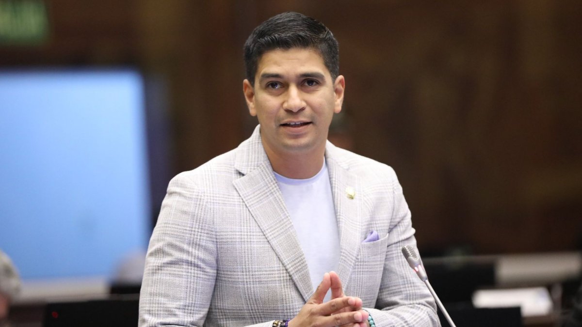 Jaime Estrada renunció a la Asamblea Nacional para ser candidato en las seccionales de 2026.