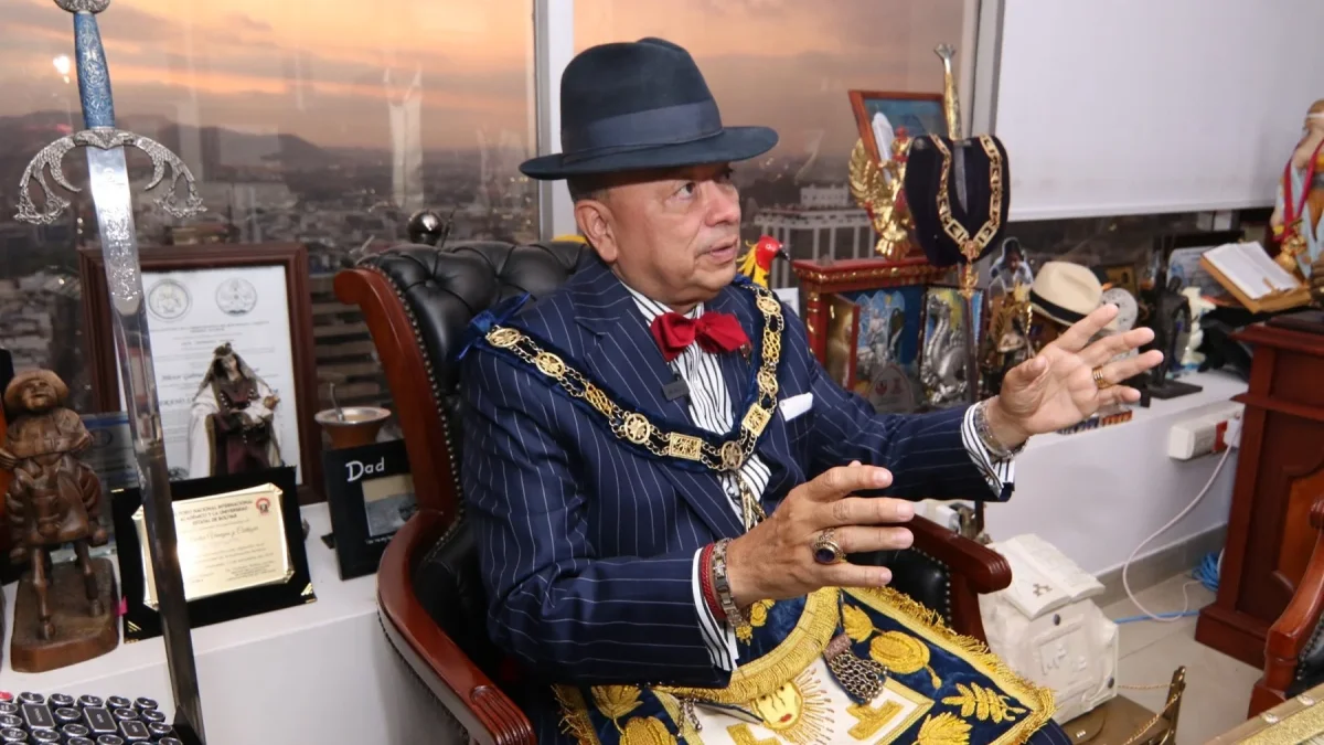 Héctor Vanegas defiende la legitimidad de su elección como Gran Maestro de la Gran Logia del Ecuador.