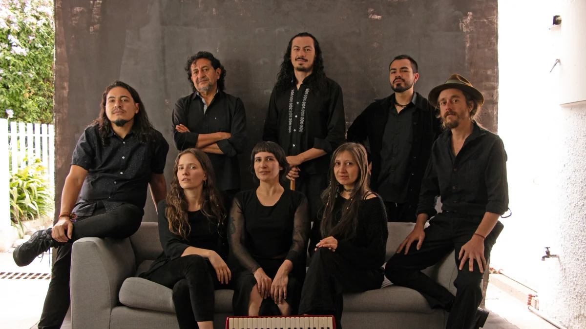 Los Peñafiel son Sebastián Oviedo, Antonio Cilio, Carlos Medina, Danny Mayorga, Juan Moll, Isa Sáenz, Lumazul y Kriss Cilio.