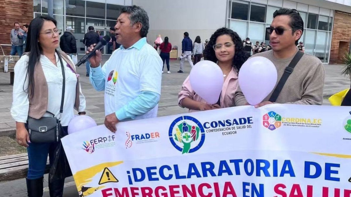 Los pacientes con fibrosis quística recientemente realizaron un plantón para exigir un tratamiento portuno al Estado ecuatoriano.