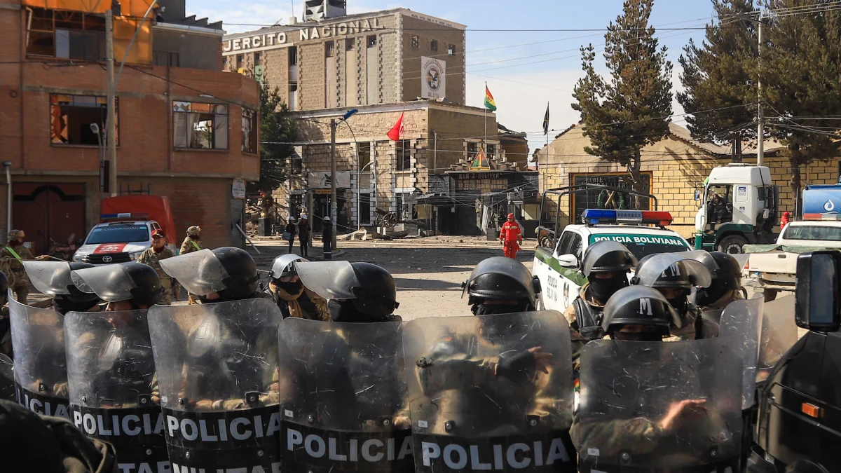 Las autoridades mantienen restringido el acceso al cuartel por el riesgo de nuevo material explosivo.