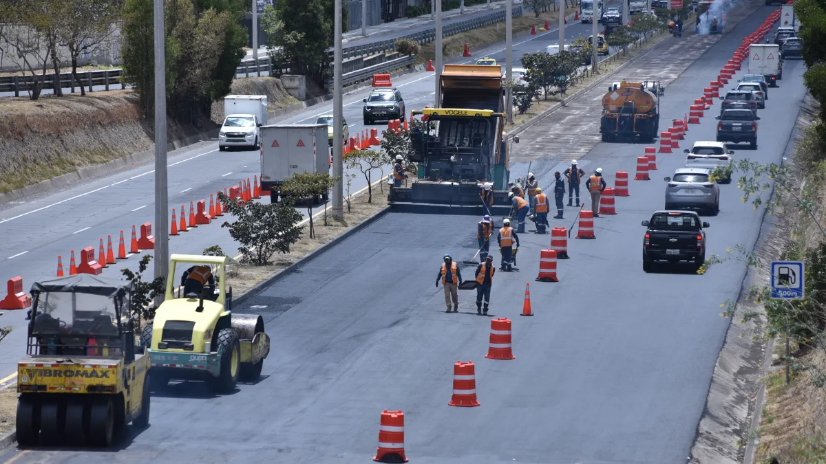 Los trabajos en la Ruta Viva se concentran en un segundo tramo, en el sector de Cochapamba, desde la calle Juan Ascaray hasta Los Arupos.