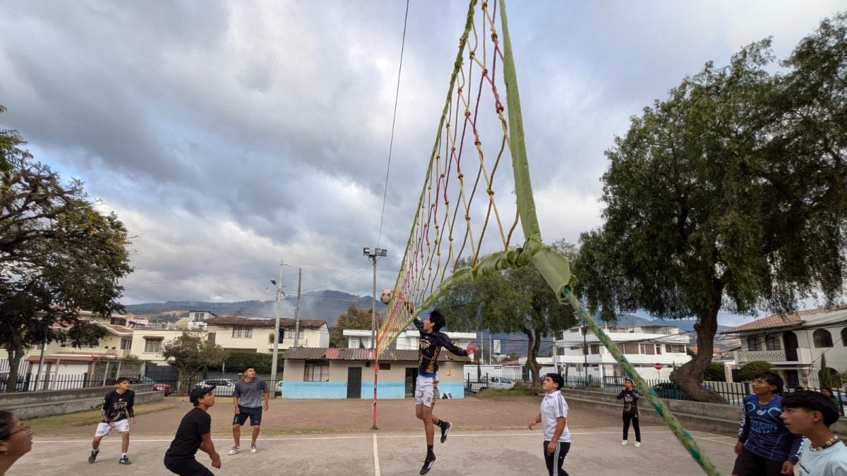 La Escuela de Ecuavóley Hugo Valenzuela se creó en 2023 de la mano del exitoso jugador.