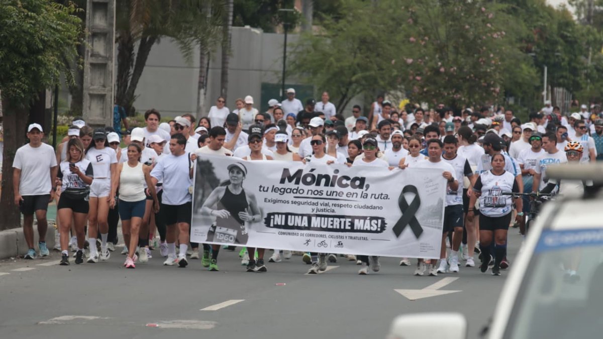 La camioneta que estaría involucrada en el atropellamiento de Mónica Martinich fue localizada en Colimes.