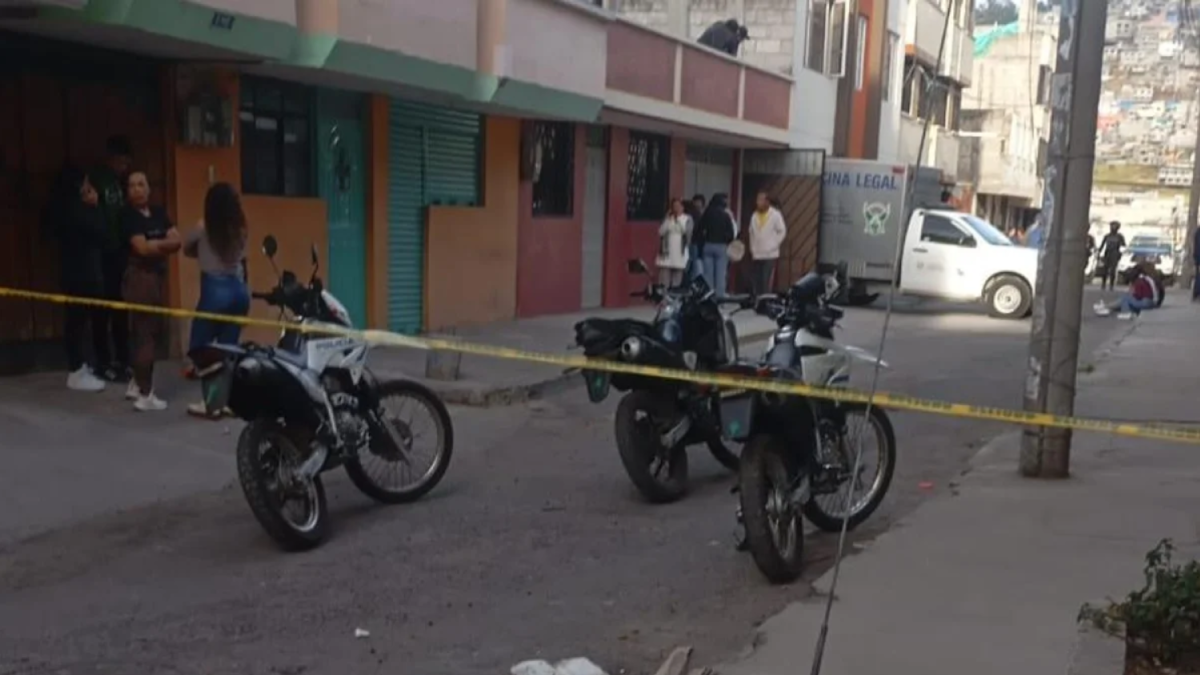 De acuerdo con los reportes iniciales, un familiar del uniformado señaló que el hombre habría disparado contra Ávila y posteriormente contra sí mismo.