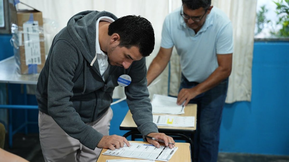 El CNE inició la notificación de los ciudadanos seleccionados para integrar las Juntas Receptoras del Voto en las elecciones del 29 de noviembre de 2026.