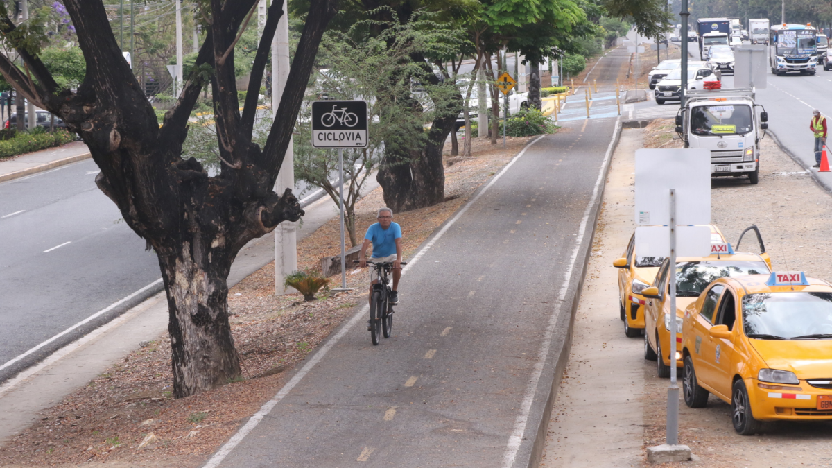 En vía a la costa existe un tramo de ciclovía al que le falta conexión con otros sectores. Es uno de los detalles a tener en cuenta para un proyecto de corredor turístico.