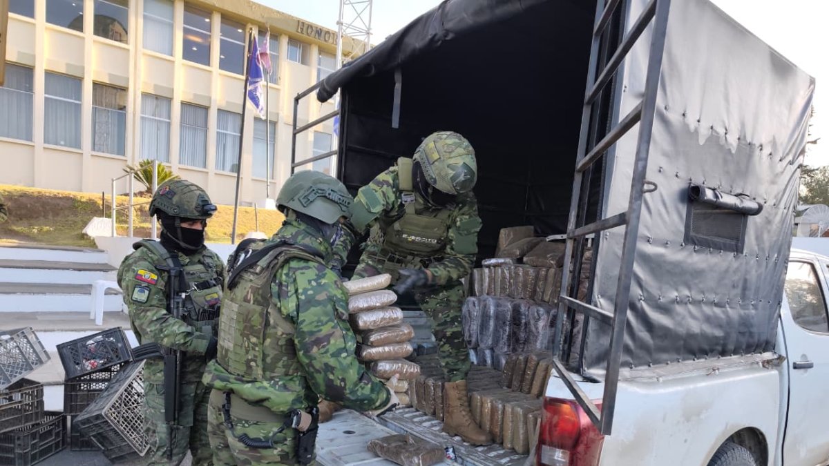 Los militares decomisaron media tonelada de marihuana que presuntamente era trasladada hacia la Costa.