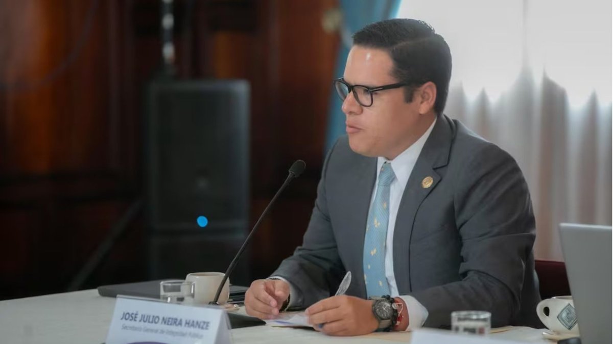 José Julio Neira afirmó que la UAFE congela cuentas cuando detecta indicios de lavado de activos.