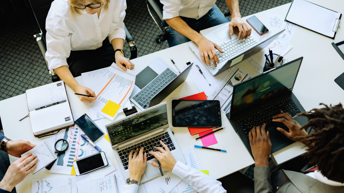El avance de la inteligencia artificial plantea nuevas preguntas sobre el futuro del trabajo y el papel que tendrán la filosofía, la literatura y otras humanidades.