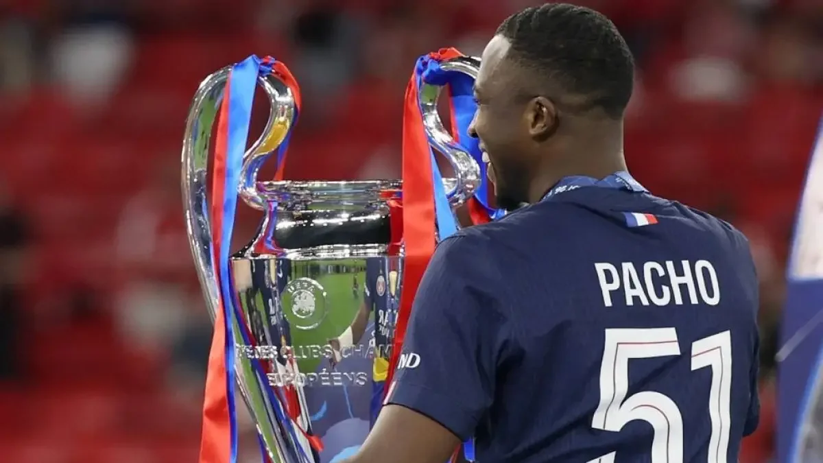 Willian Pacho es bicampeón de la Champions League con PSG.