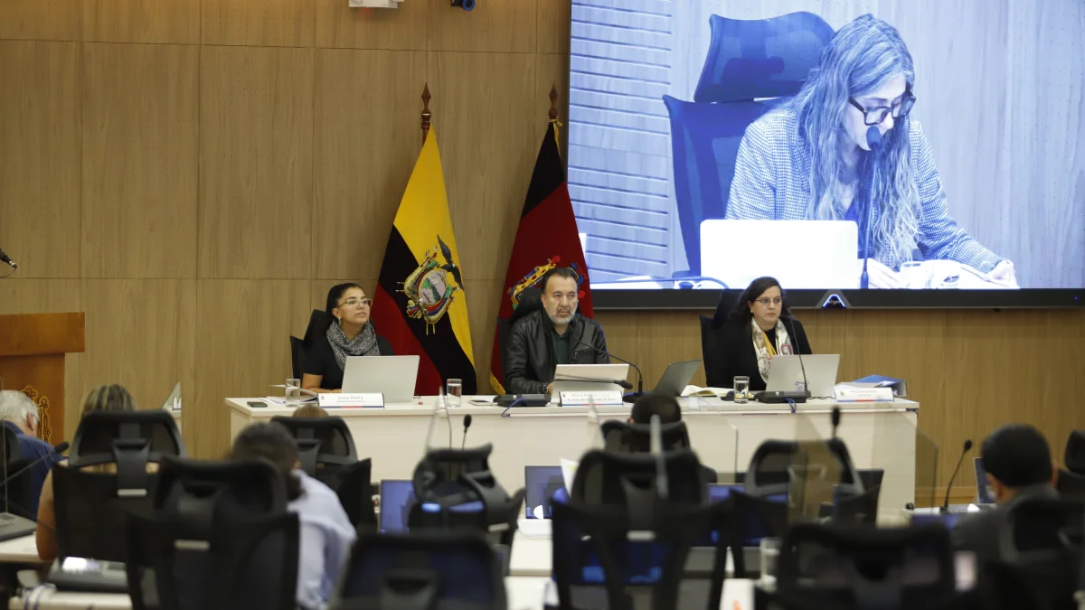 Este 8 de septiembre de 2026, en el Concejo se aprobó la ordenanza que incrementa la tarifa de buses en Quito.